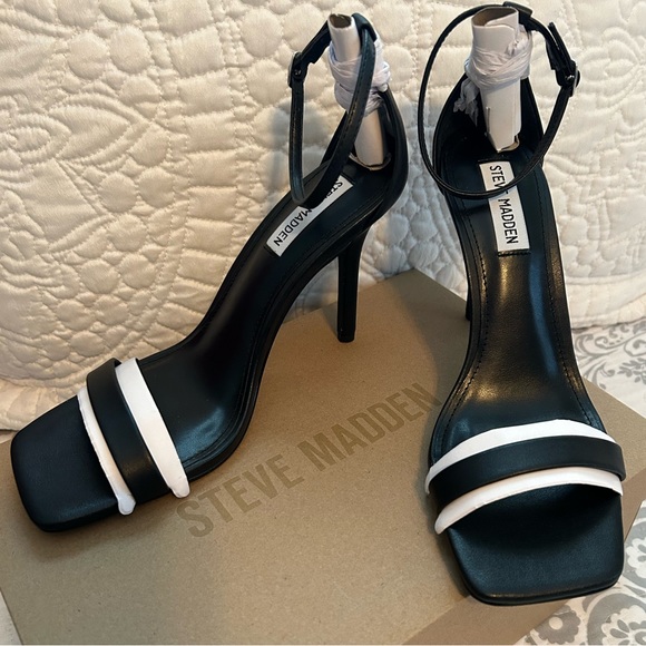 Steve Madden Strapped Black Heels. (NEW) Sz: 9 - Picture 2 of 3